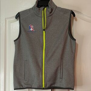 Vineyard Vines Gray Sleeveless Vest with Yellow Zipper
Americas Cup Bermuda 2017